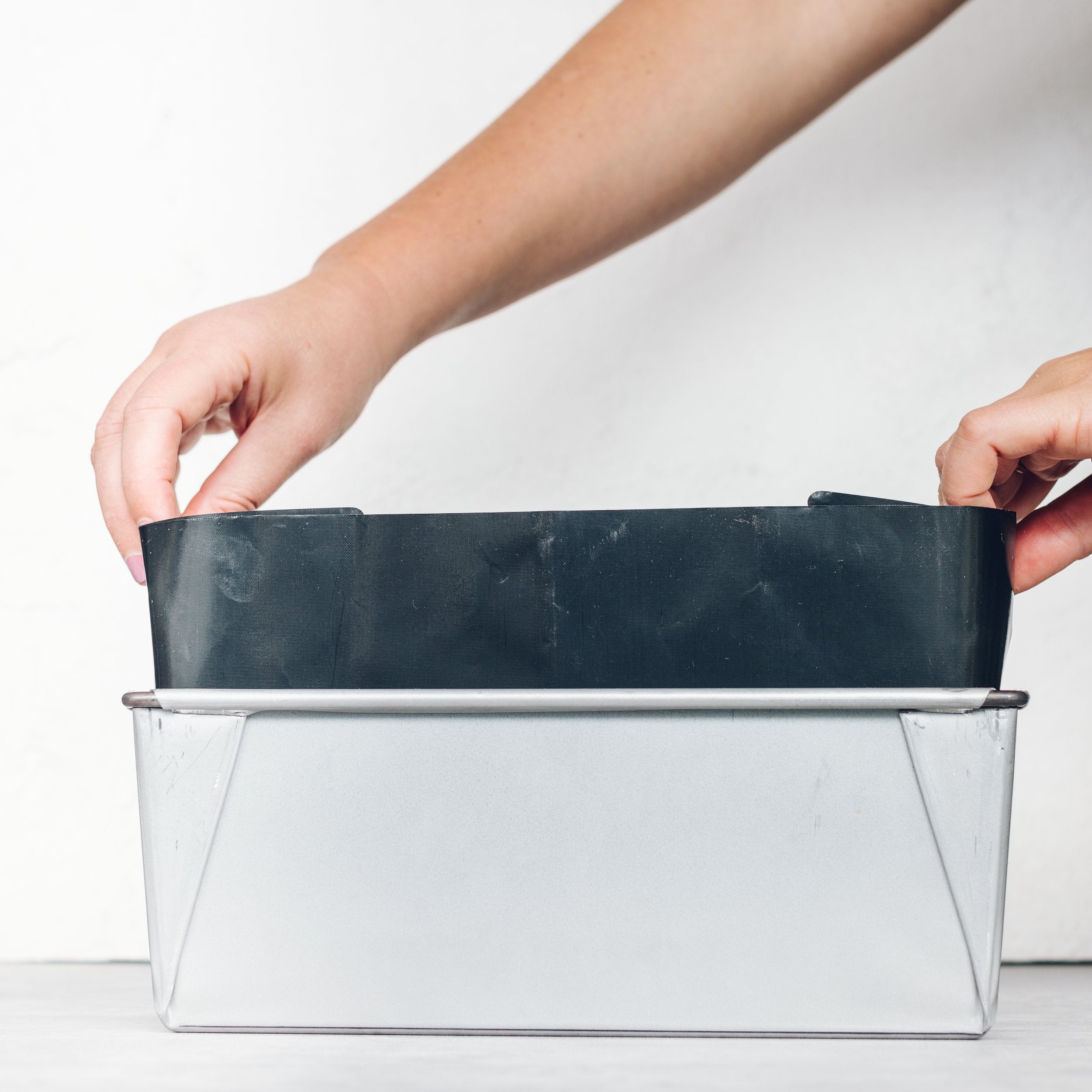 Square Pan Parchment Paper In Baking Pan How To Line A Outlet Cake