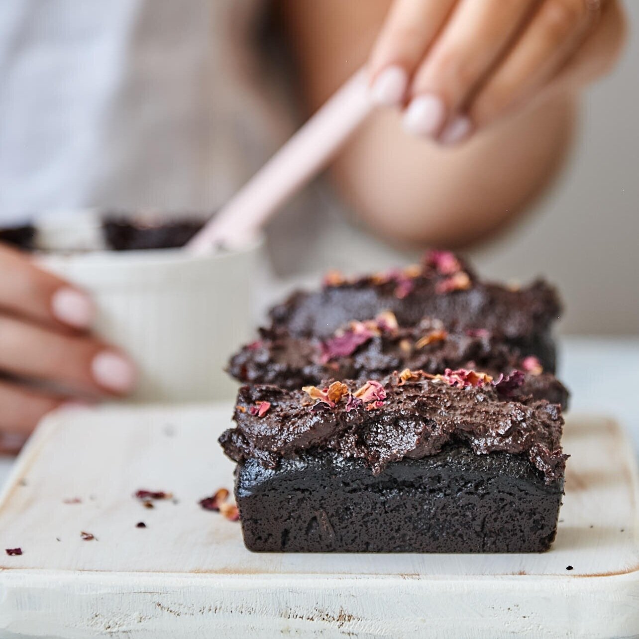 Individual Dark Chocolate Cakes from Everyday Thermo Cooking