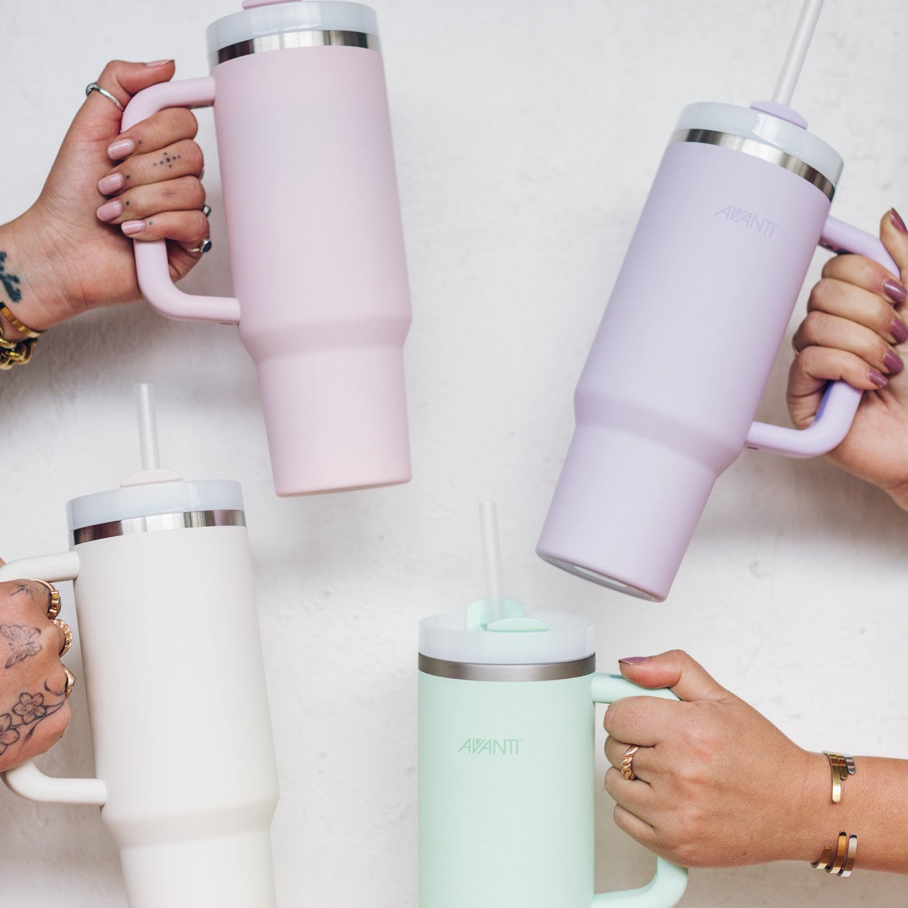 1L insulated tumbler with interchangeable lids