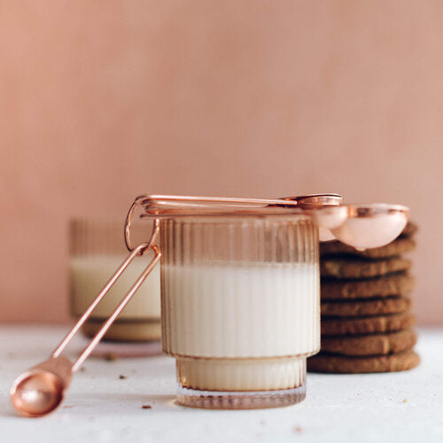 Copper-plated measuring spoons with engraved measurements