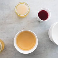 Kombucha brewing with SCOBY and starter liquid