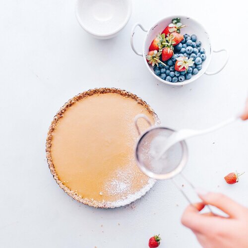 Lemon tart set with kuzu