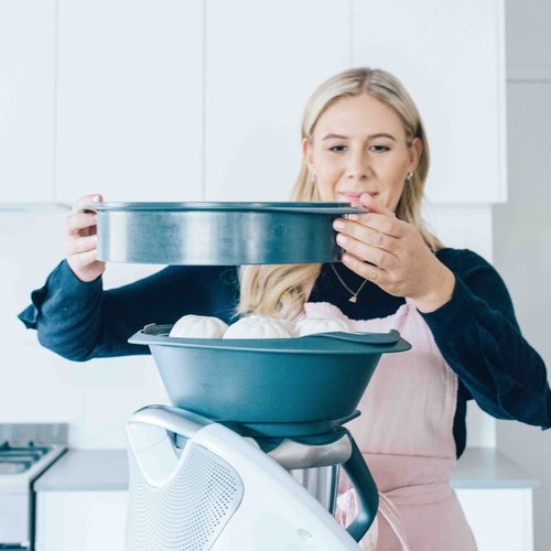 MaxiSteam extender in use on the Varoma of a Thermomix