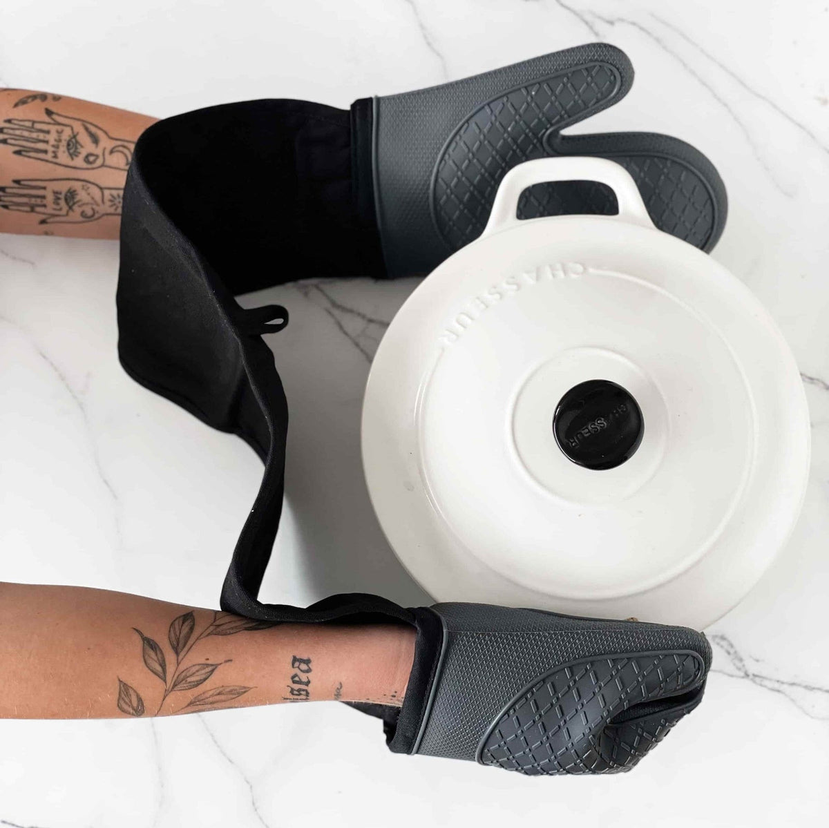 Non-slip double oven mitts