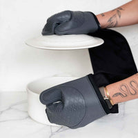 Non-slip double oven mitts