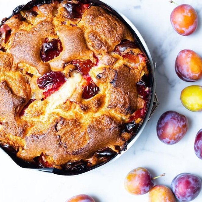 Reusable round cake tin liners