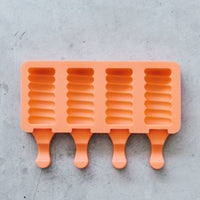 Swirl ice cream moulds with free sticks