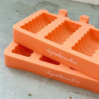 Swirl ice cream mould with ice cream