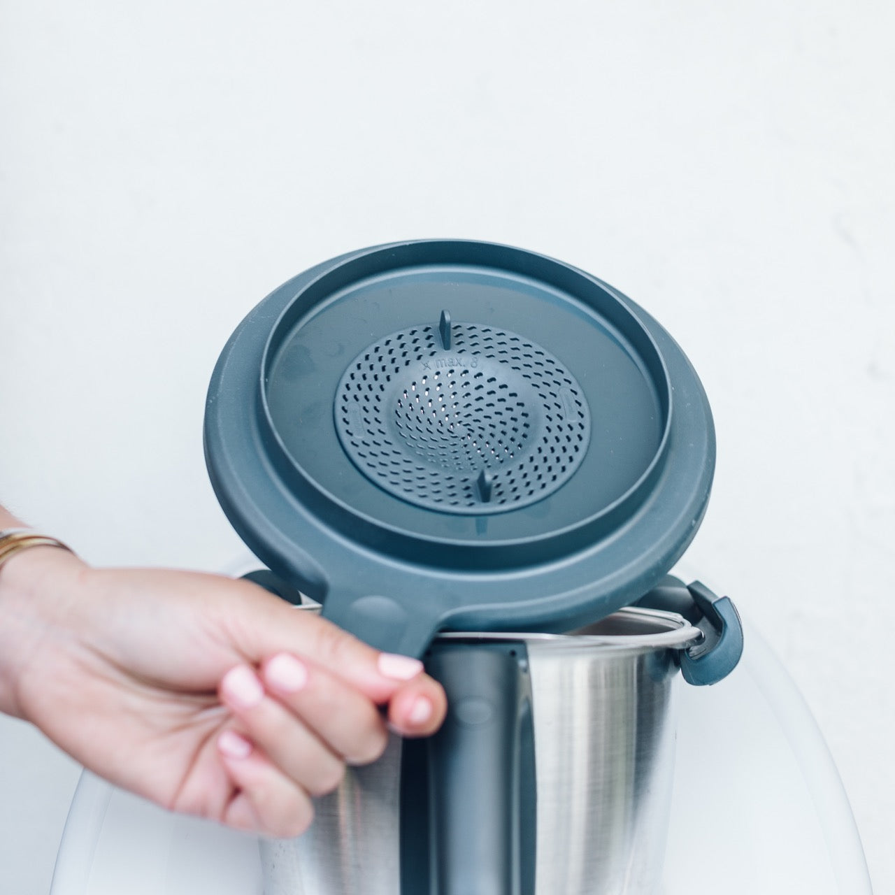 Thermo splash cap for Thermomix