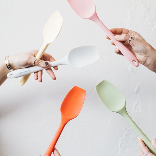 Yellow spoon spatula for Thermomix with individual cheesecakes