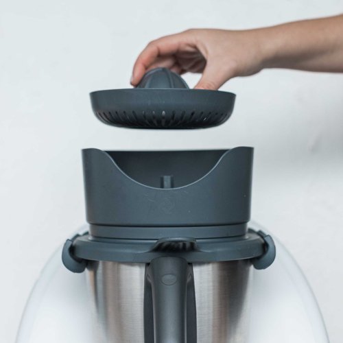Fresh juice made with the WunderJuicer attachment for Thermomix